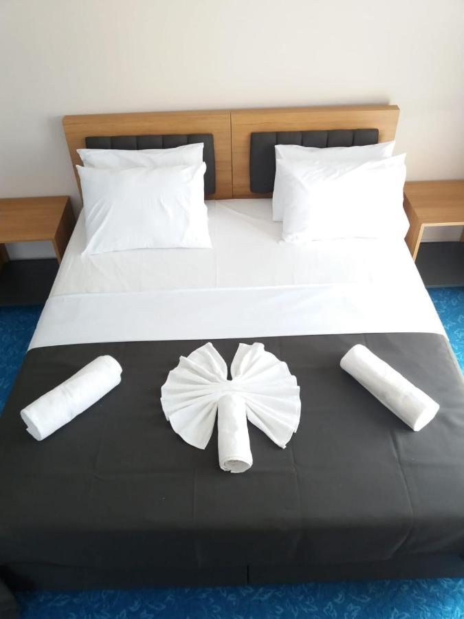 Silver Continent Hostel ซิลิวรี ภายนอก รูปภาพ