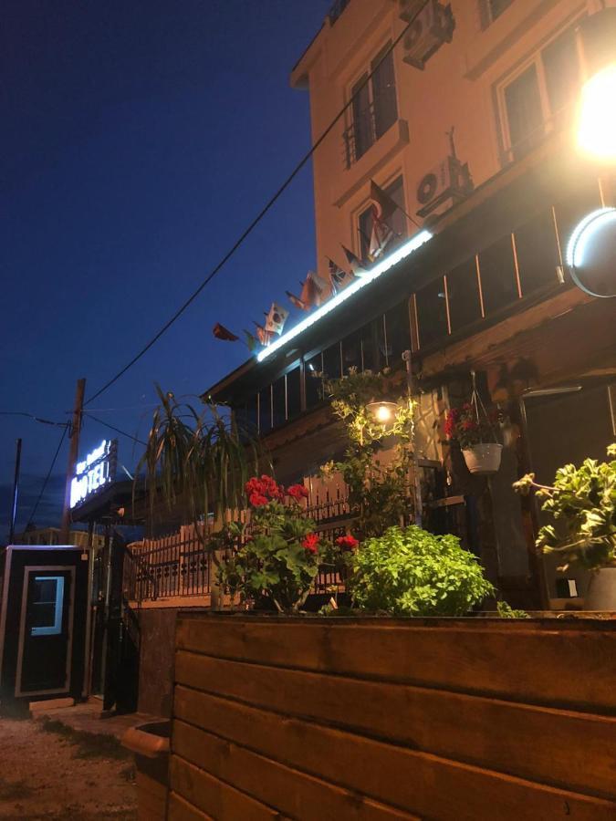 Silver Continent Hostel ซิลิวรี ภายนอก รูปภาพ